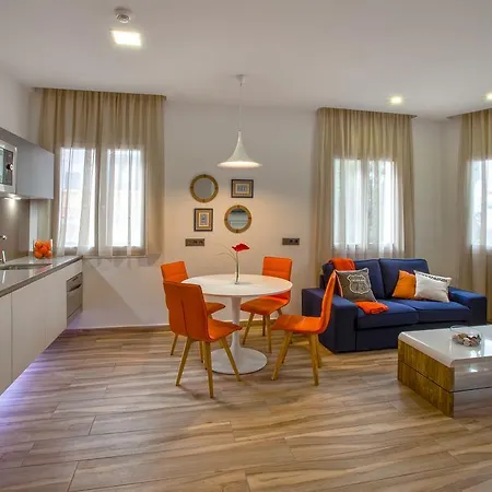 大码头套房公寓 *